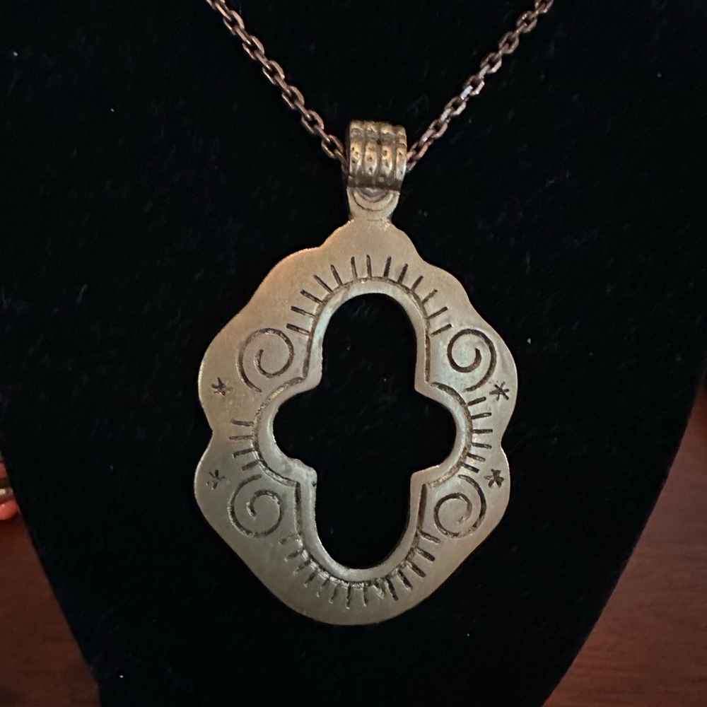 Vintage Vanessa Mooney long 19” necklace